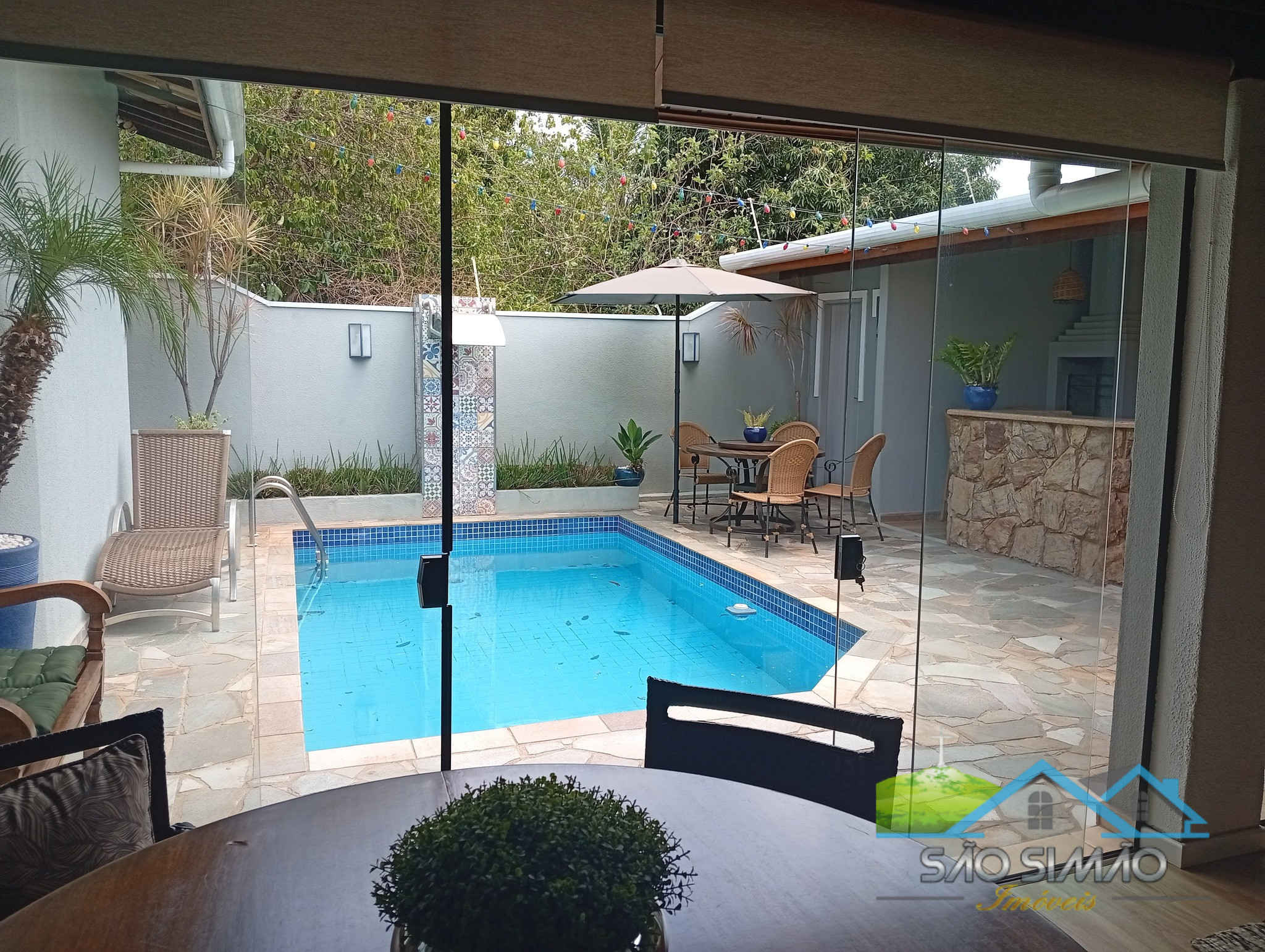 Casa a venda em São Simão SP, com piscina e fino acabamento