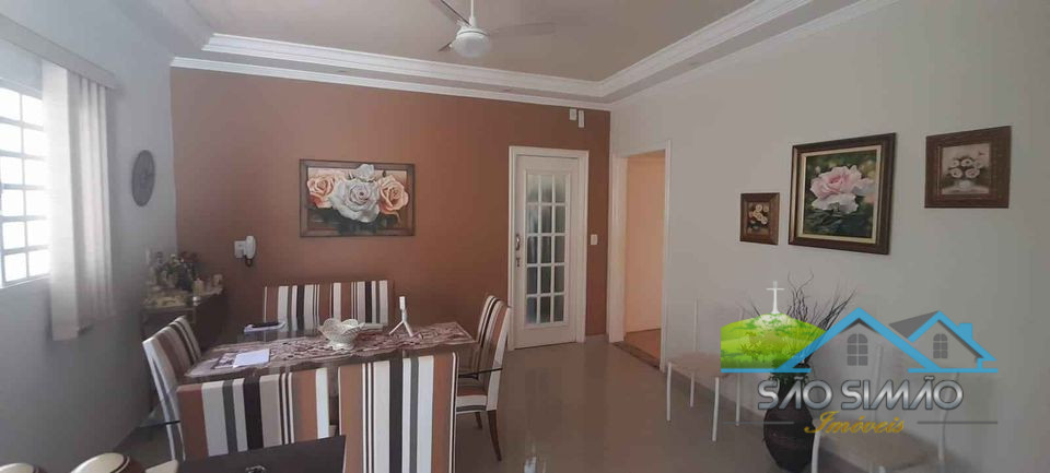 Linda casa com piscina a venda em São Simão SP