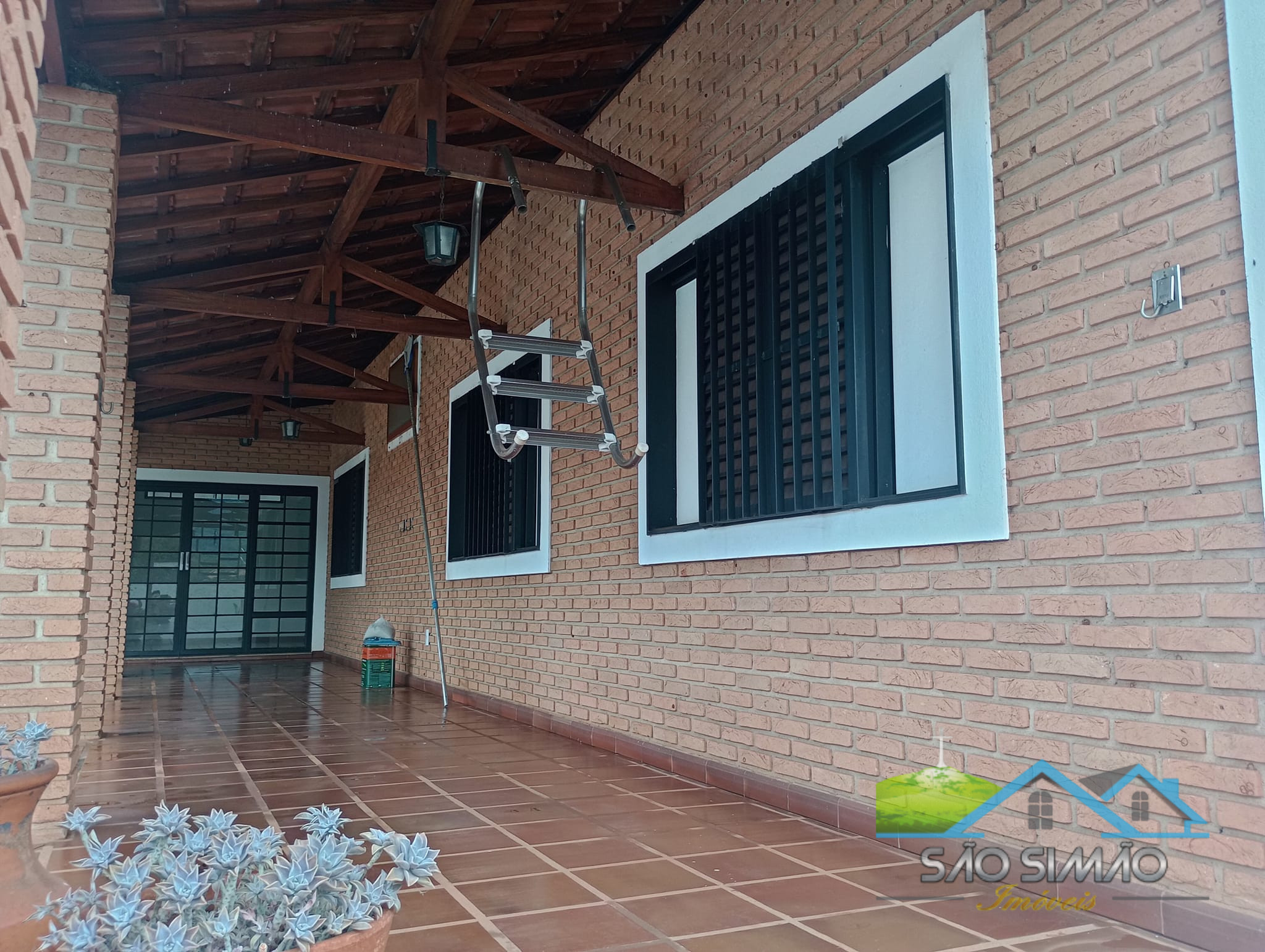 Casa a venda em São Simão SP com 1600 metros de área