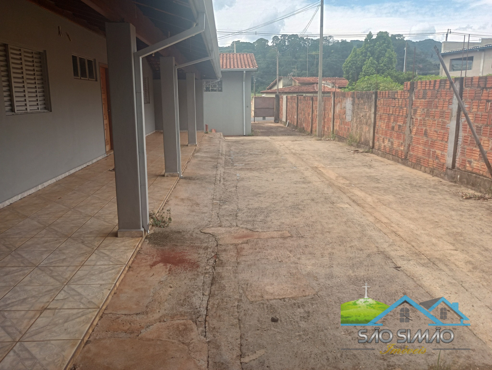 Casa com ponto comercial a venda em São Simão SP